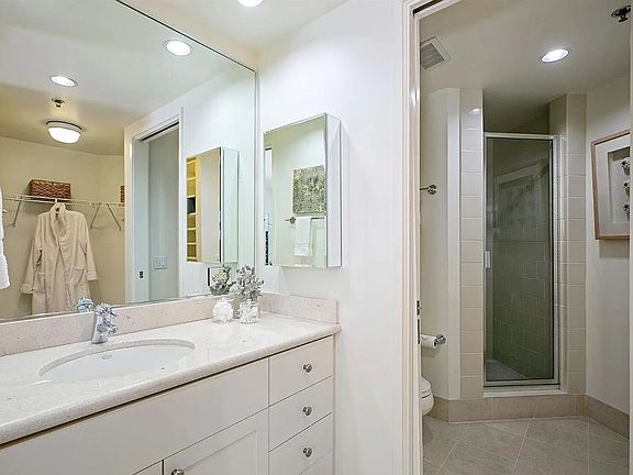 3rd image of 1800 Washington St #618D