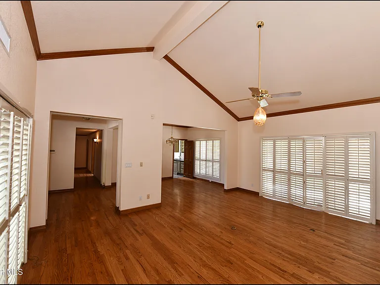1004 Los Jardines Cir — Photo 6
