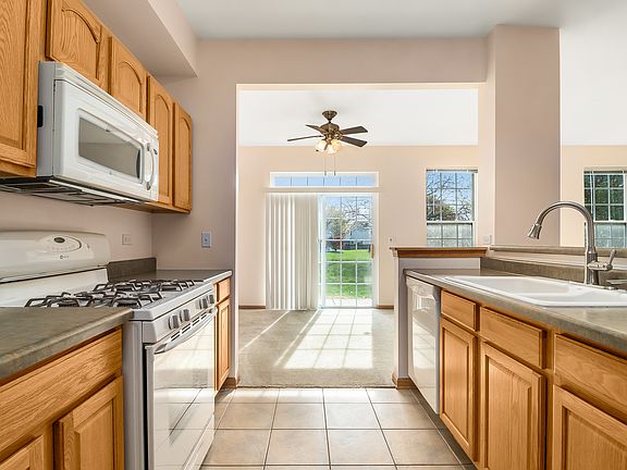 3rd image of 1523 Shagbark Dr