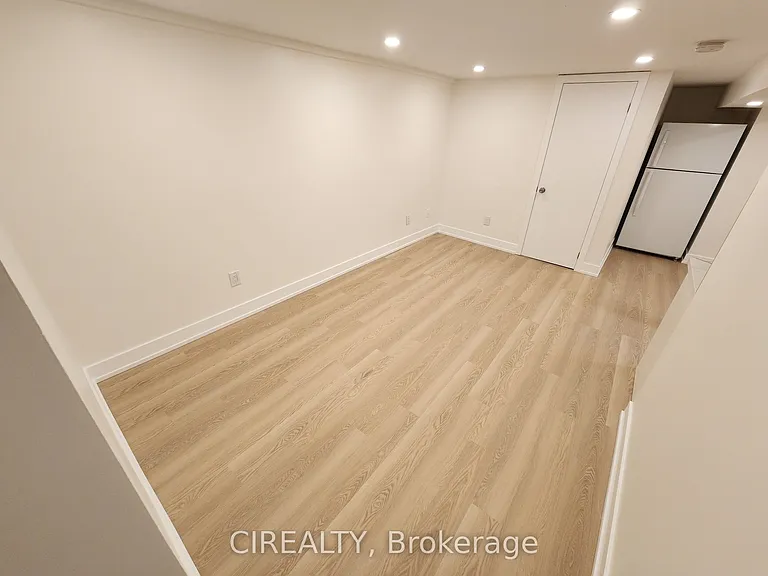 188 Cherrywood Dr #LOWER — Photo 1