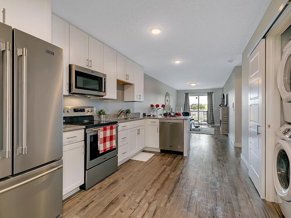 1st image of 205 3rd St NE #206