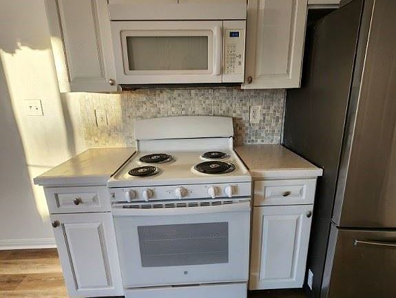 3rd image of 1500 Claremont Cir #A