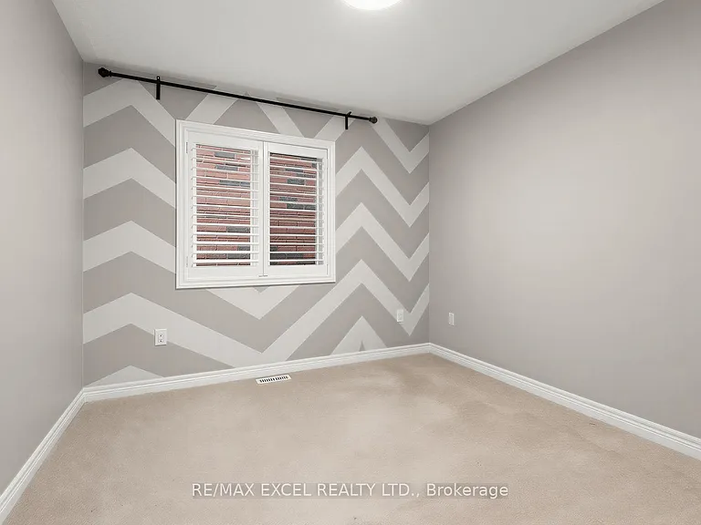 25 Demott Ave — Photo 23