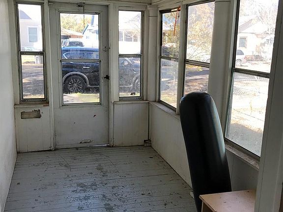 2nd image of 708 S 9th St