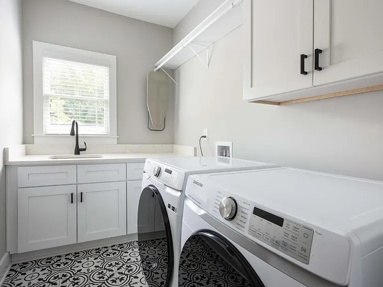 1377 Ormewood Ave SE #A — Photo 3