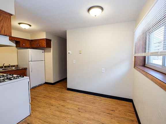 5th image of 3037 Garfield Ave