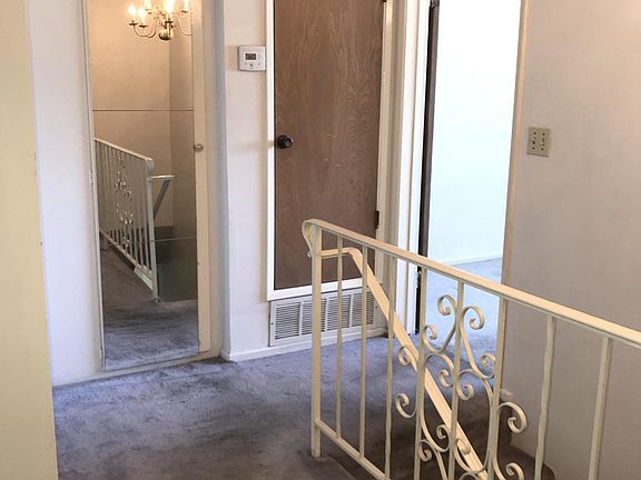 5th image of 100 W Ellis Ave
