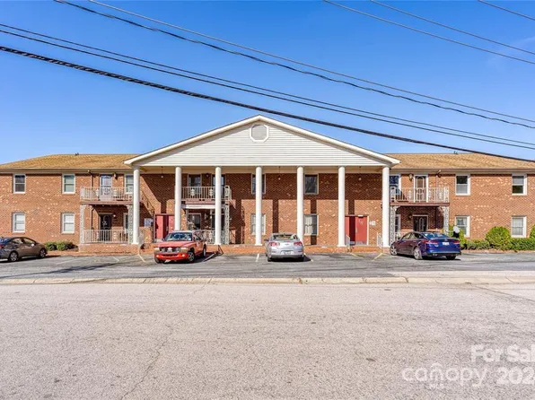 2123 Carriage Woods Ln, Kannapolis, NC 28081