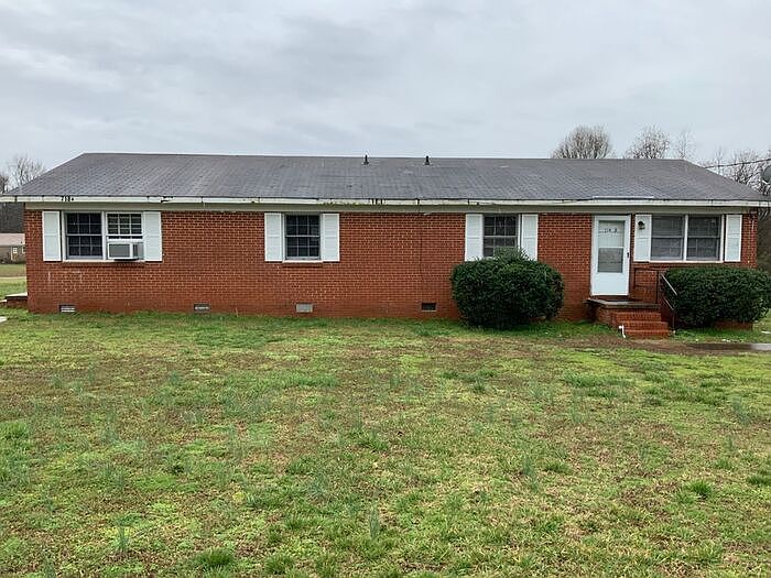 1st image of 718 Pleasant Dr APT A