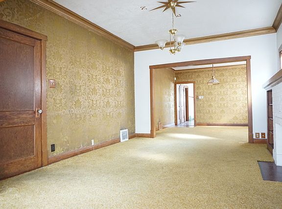 3rd image of 1917 S 49th Ct