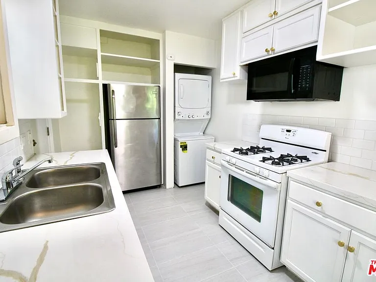 4336 Laurel Canyon Blvd — Photo 13