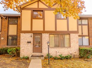 18W149 Buckingham Ln, Villa Park, IL 60181