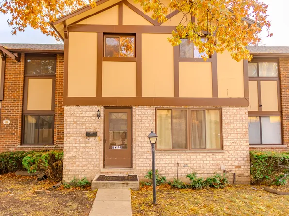 18W149 Buckingham Ln, Villa Park, IL 60181