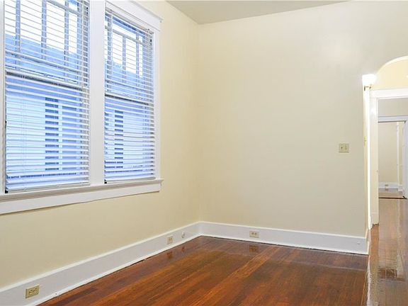 5th image of 4904 S Saratoga St