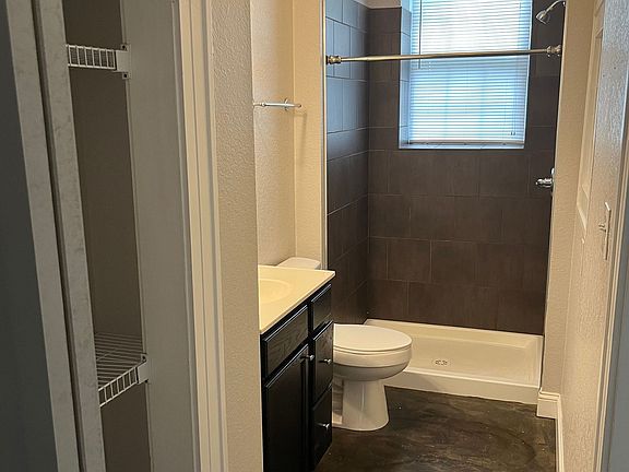 4th image of 111 W Unaka Ave APT 1