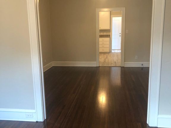 5th image of 2618 Homan Ave