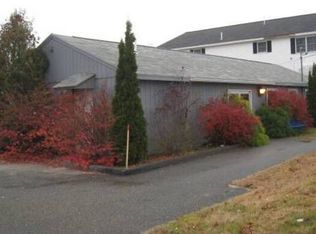 10 Monument Pl, Topsham, ME 04086