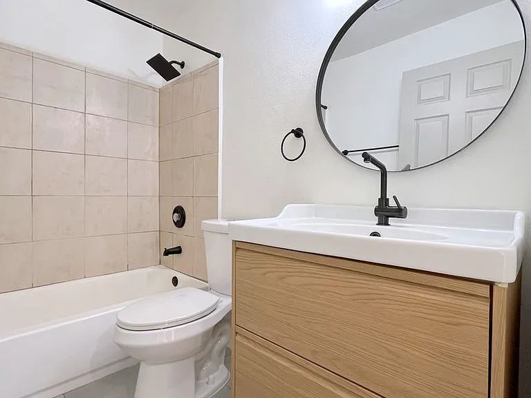 14423 Tiara St #1-10 — Photo 31