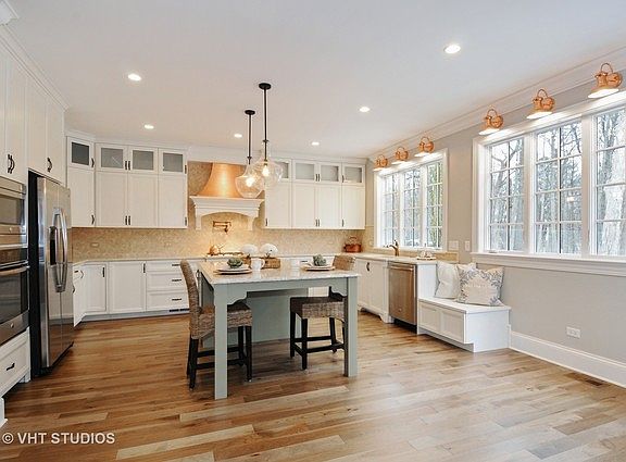 3rd image of 820 Leona Mae Ct