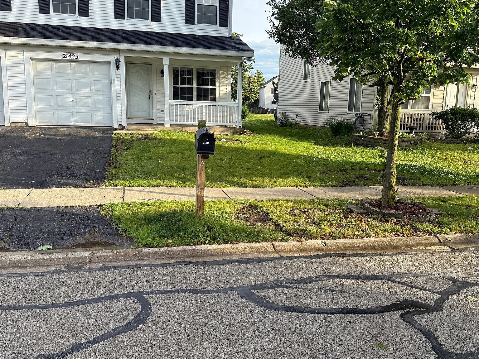 3 bed, 2.5 bath, 1398 sqft, $2,450 — Photo 2