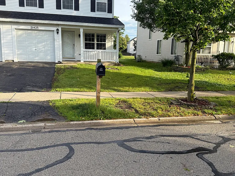 21423 Frost Ct — Photo 2