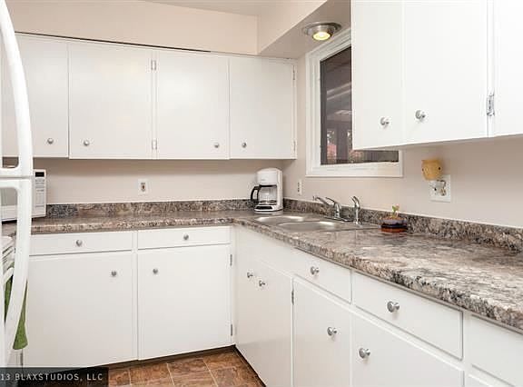 3rd image of 1304 9th Ave