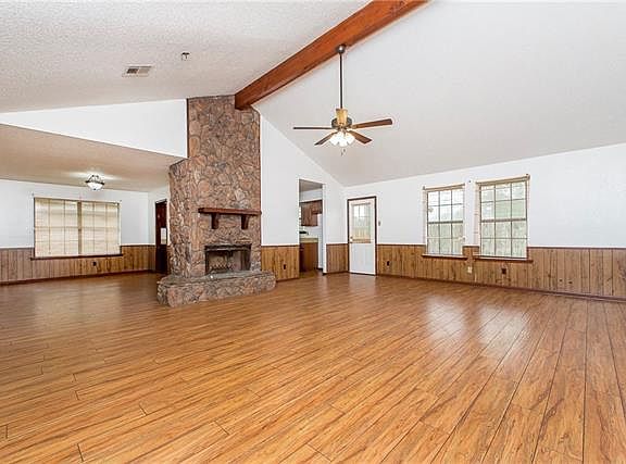 3rd image of 1601 Tiffany Dr