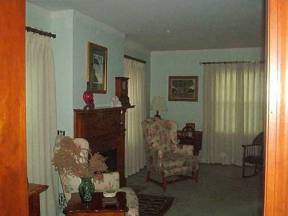 5th image of 127 Southwood Dr