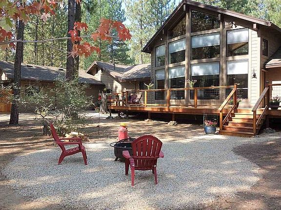 Back Yard / Fire Pit