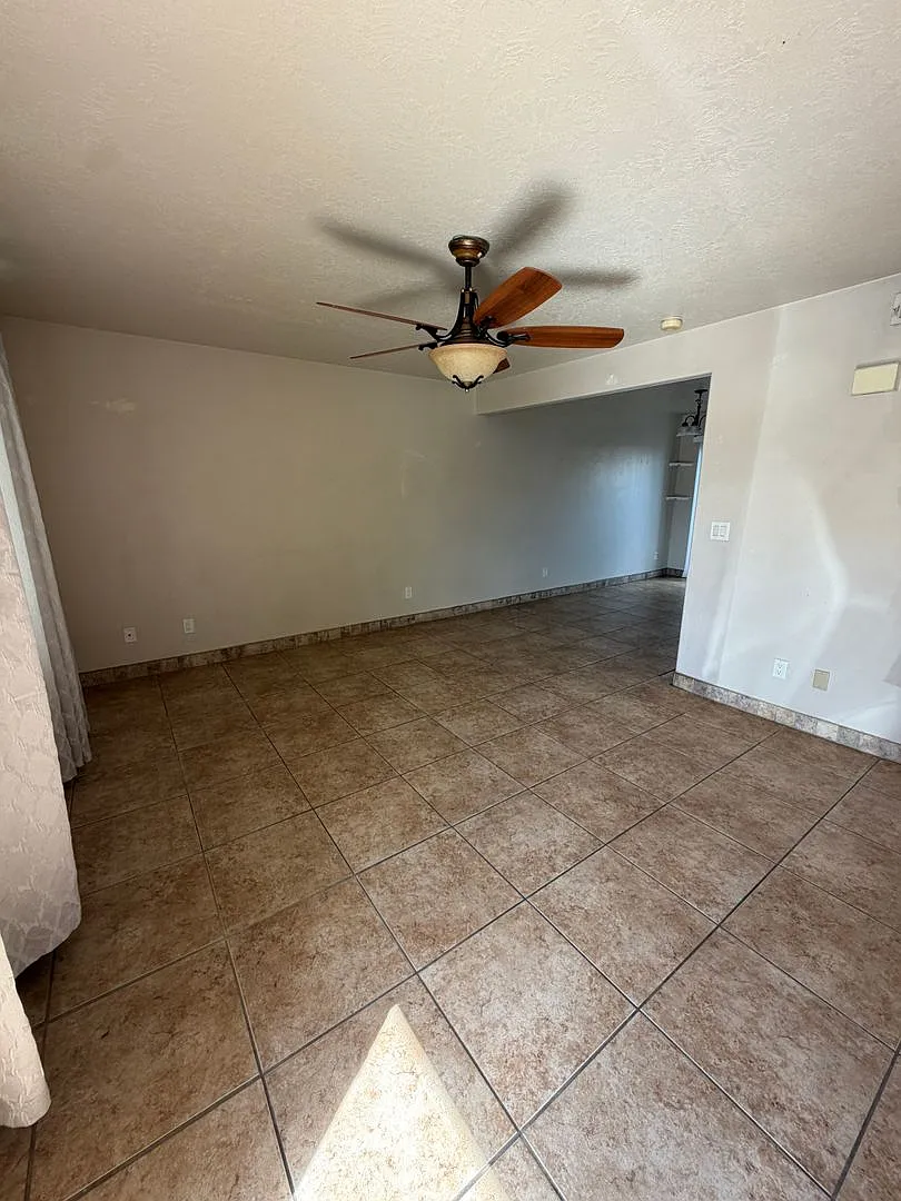 Charming two bedroom townhome prime location!! — Photo 2