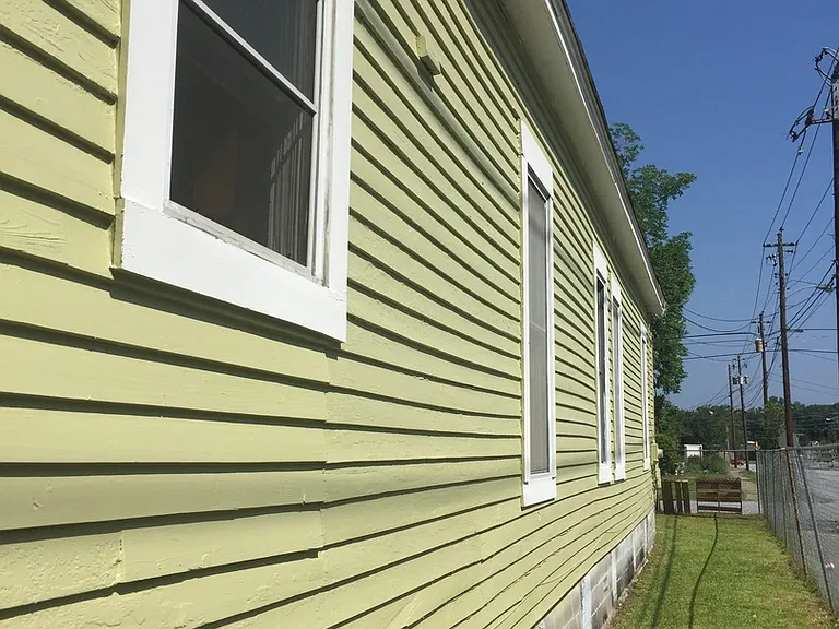 2440 Marion St — Photo 3