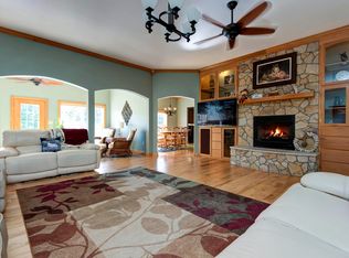 197 Serenity Ln, Galena, MO 65656