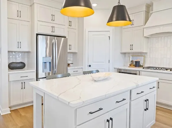 3608 Heartland Dr, Columbia, TN 38401