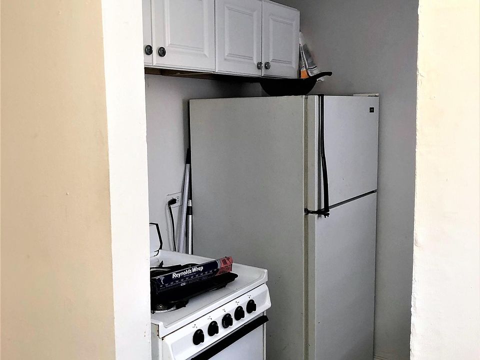 1st image of 6538 N Lakewood Ave #1221