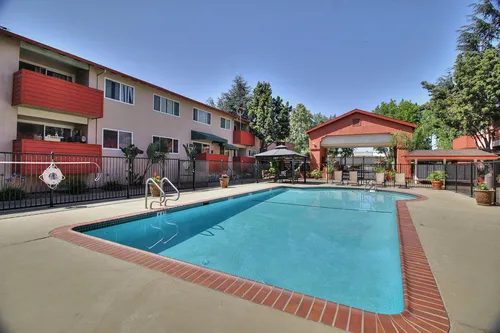 The Californian Apartments Photo 1