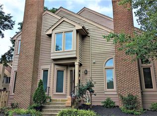 1046 Elder Ct, Herndon, VA 20170