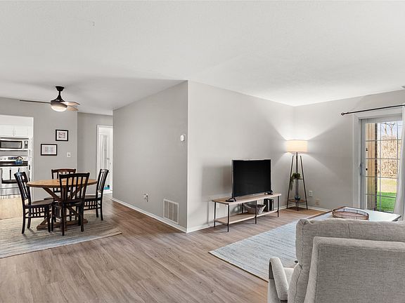 4th image of 306 Presque Isle Blvd APT 102