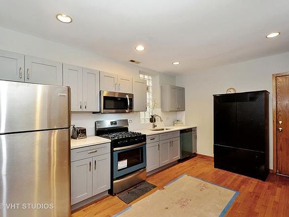 2nd image of 918 N Mozart St #1