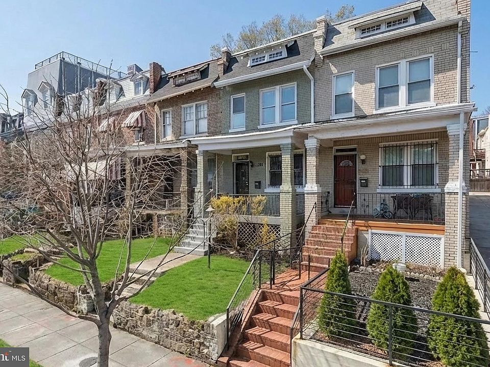 1st image of 2126 4th St NE