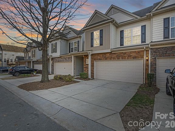2nd image of 4615 Memphian Ct