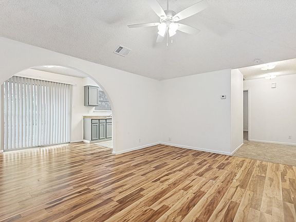 5th image of 122 Surrels Ave