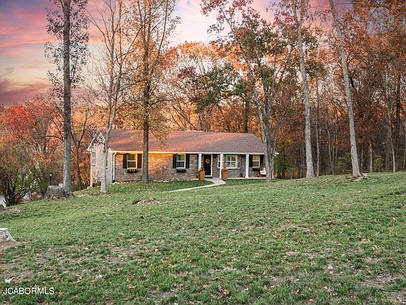 2nd image of 2618 Shagbark Cir