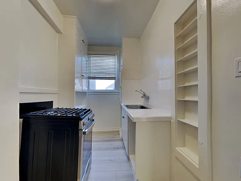 954 Geary St — Photo 7