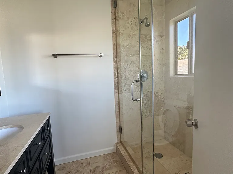 1421 Amherst Ave #5 — Photo 11
