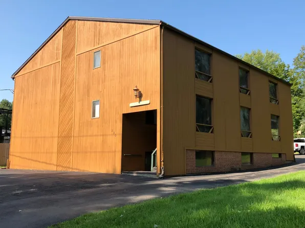 Clean & modern 1 bedroom on a quiet street in West Endicott, 220 Airport Rd APT 7, Endicott, NY 13760