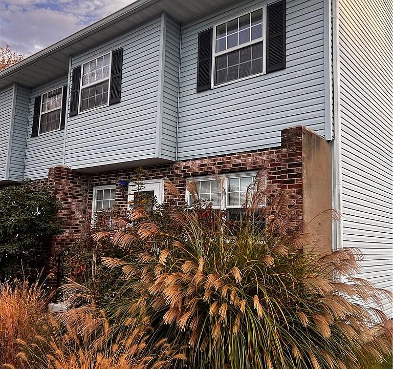 1st image of 204 Briarwood Court