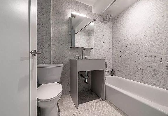 5th image of 250 W 132nd St #3D