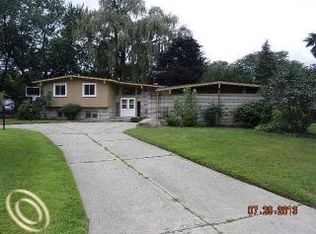 32475 Olde Franklin Dr, Farmington Hills, MI