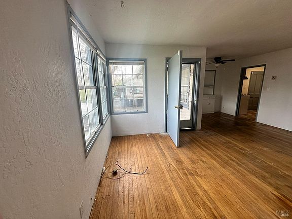 3rd image of 113 Dewitt Avenue