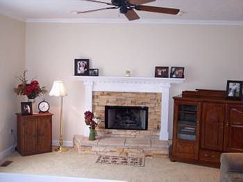 3rd image of 933 Fronek Dr